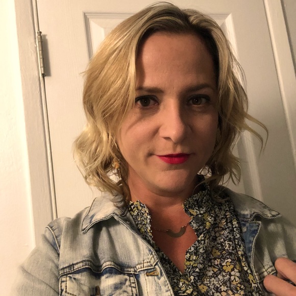 Meet your Posher, Vanessa - Picture 2 of 2